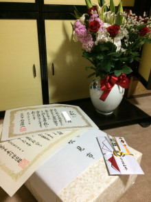 百歳のお祝いの品々