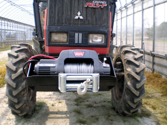 02.農業用トラクターのウインチカバー